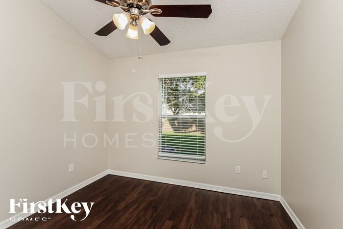 Building Photo - 2721 Stratford Pointe Dr