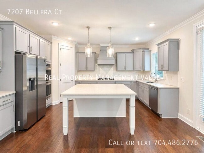 Building Photo - 7207 Bellera Ct