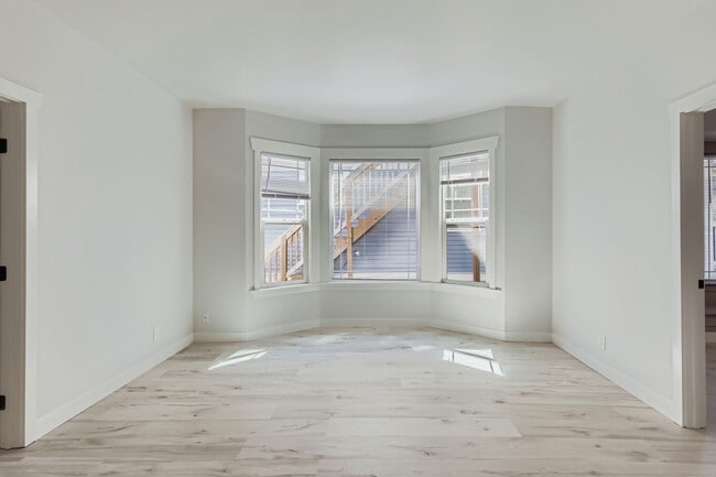 Building Photo - Breathtaking Renovation! Oversized 2 Bed 1...