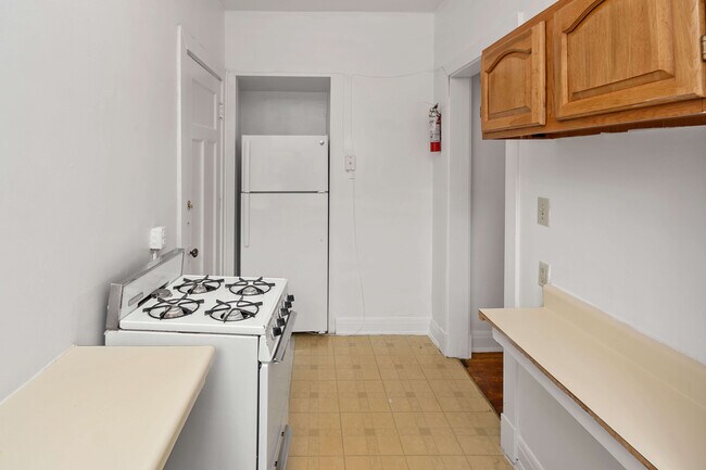 274 Senator, Unit 11 (12) - 274 Senator Place