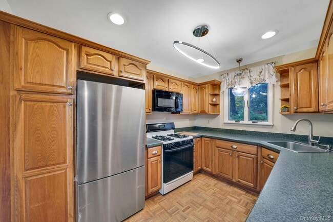 Building Photo - 10 Siracusa Blvd