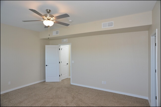 Building Photo - 806 TS Daniel Cadena Dr