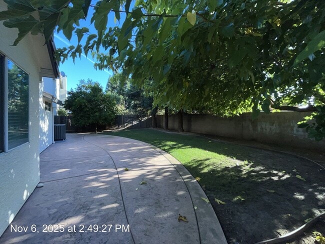 Building Photo - Beautiful Updated Home