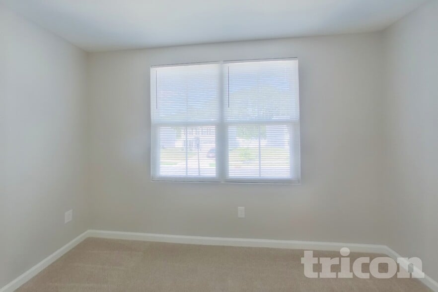 Building Photo - 5772 Camp Ct