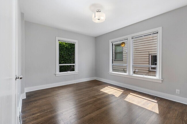 Building Photo - 3814 46th Ave NE