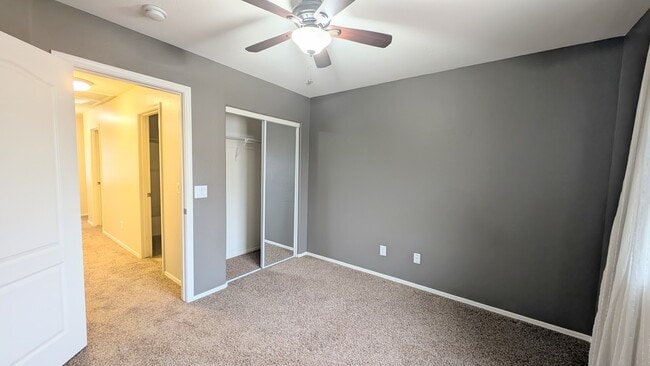 Building Photo - 10138 E Isabella Ave