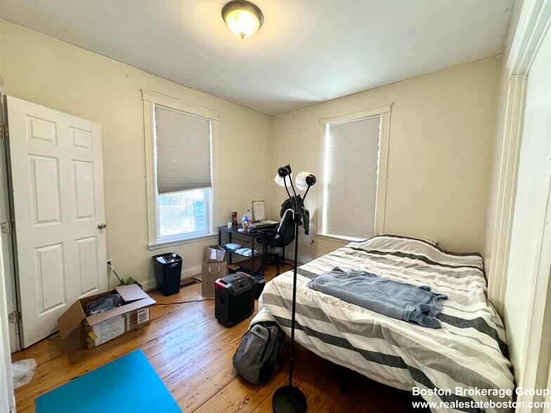 Building Photo - 53 Hillside St