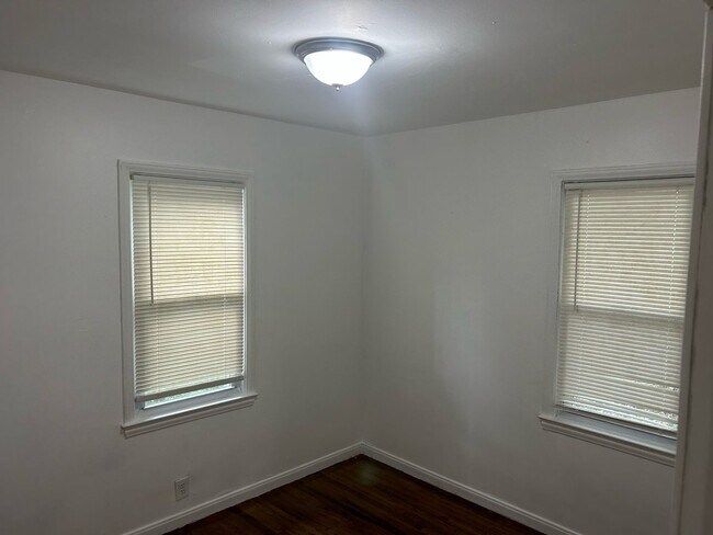 Building Photo - 6175 Guilford- 4 BEDS & 1.5 BATH FOR RENT!