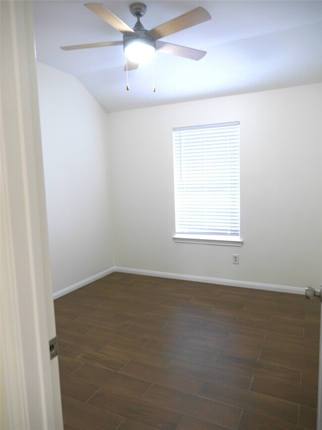Building Photo - 16327 Bettong Ct