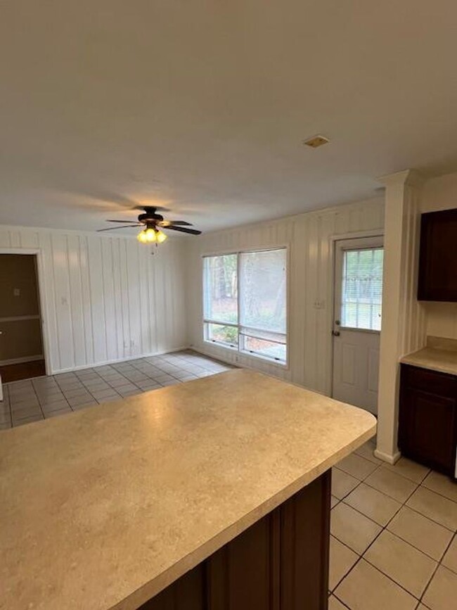 Building Photo - 3 Bedroom/2 Bath Home in Valdosta