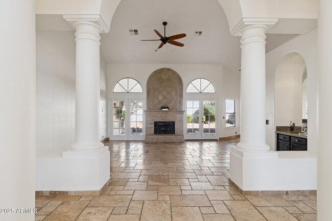 Building Photo - 12512 E Cortez Dr