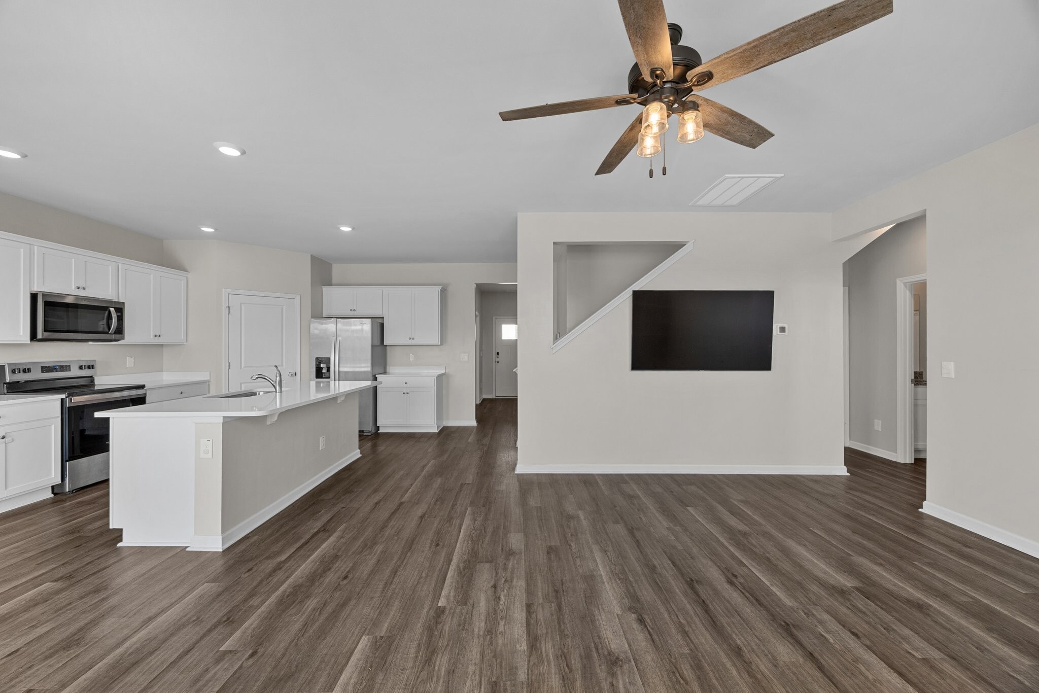 Building Photo - 93 Whalebone Ave