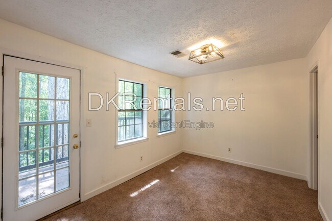 Building Photo - 2133 Cooper Way