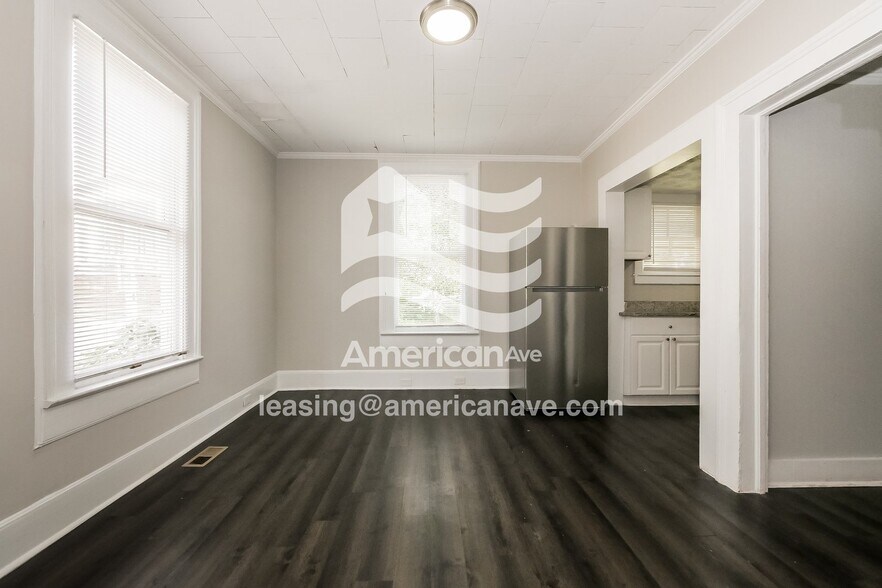 Building Photo - 327 Alford St