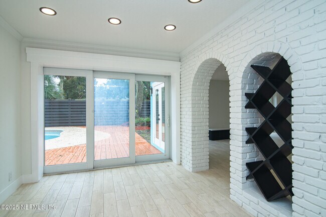 Building Photo - 111 Zoratoa Ave