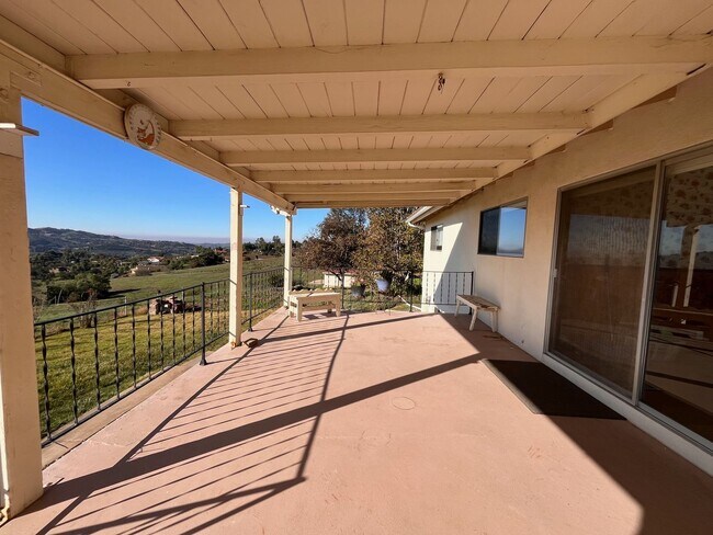 Building Photo - Spectacular Retro Home in a Rural Setting with Views and Space
