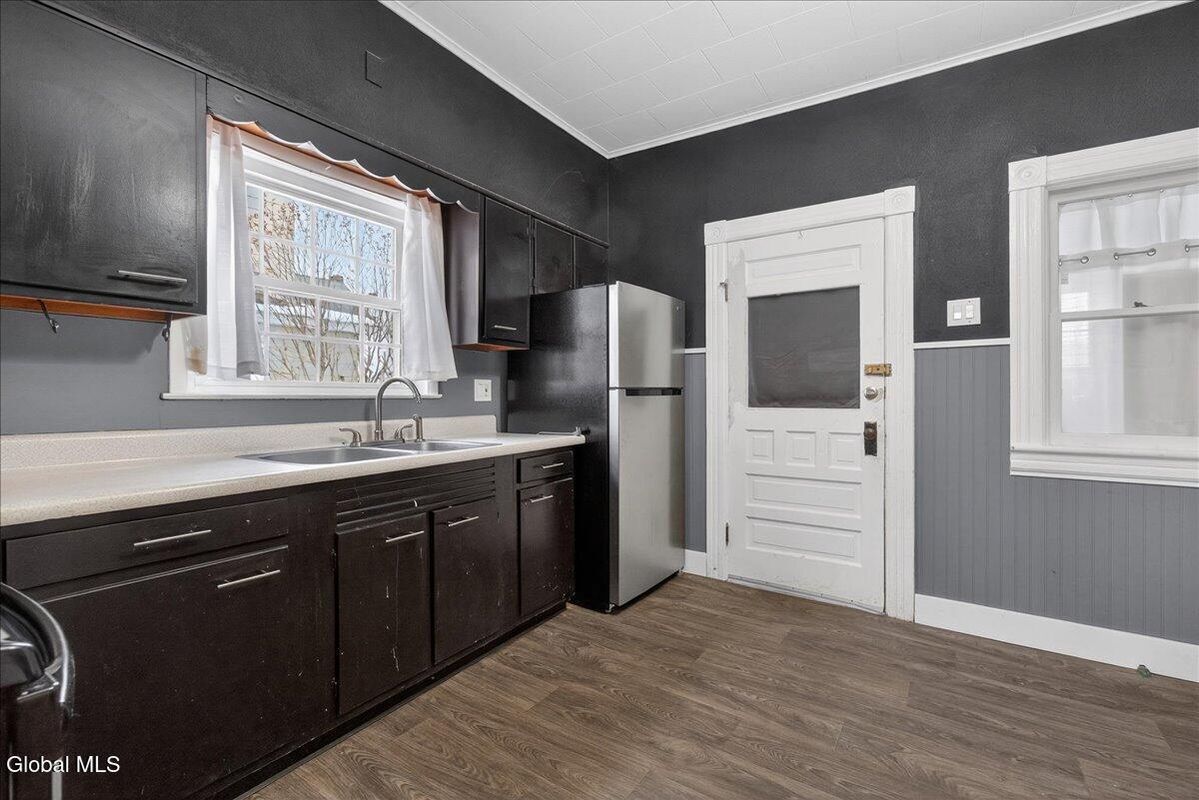 Building Photo - 415 Broadway