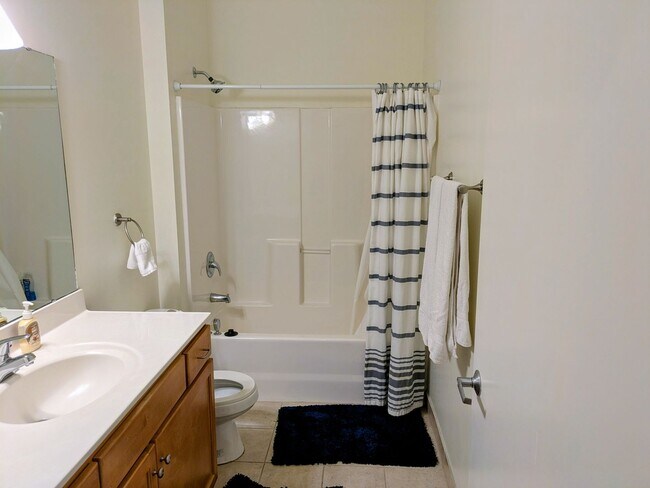 Building Photo - 220 W Market St