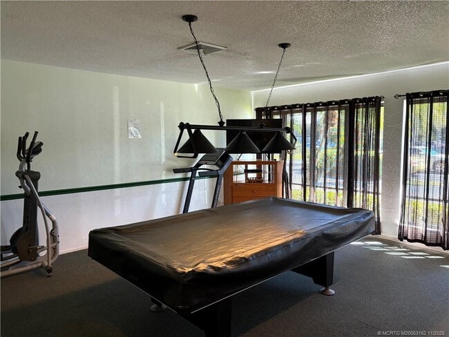 Building Photo - 800 NW Fork Rd