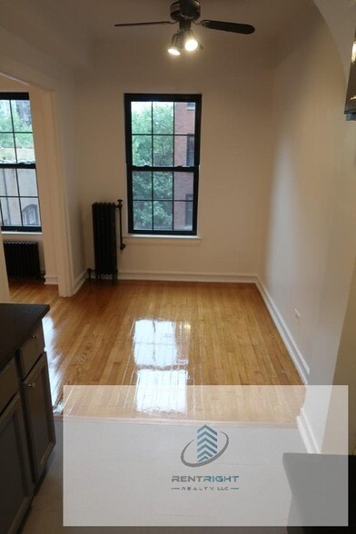 Building Photo - 426 W Briar Pl