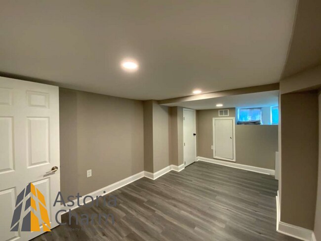 Building Photo - End Unit 3 Bedroom + Den with Backyard and Semi Finished Basement