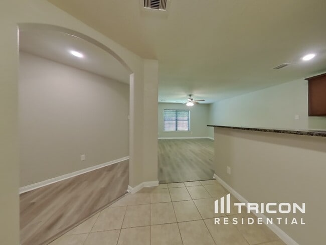 Building Photo - 27016 Leonardo Dr