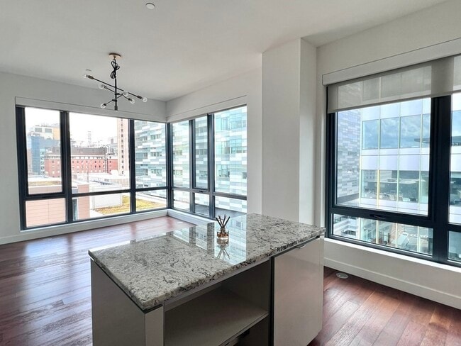 Building Photo - 74 Fenwood Rd