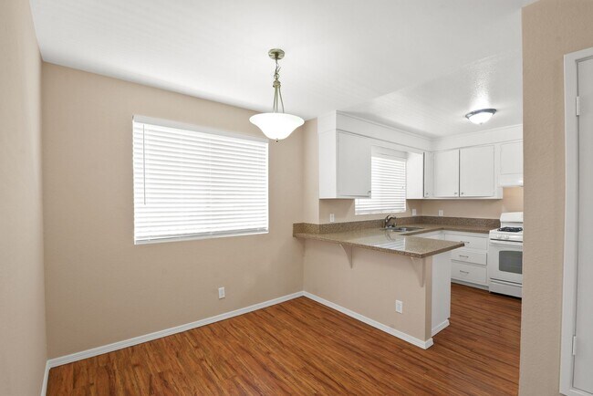 Building Photo - Cabrillo Ave
