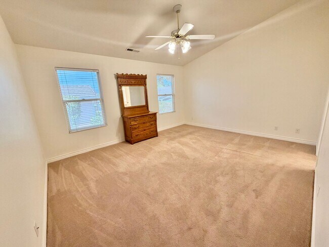 Building Photo - 143 187 N Westridge Dr