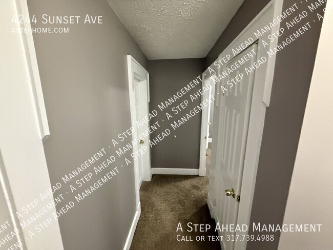 Building Photo - 4244 Sunset-3 Bed/2 Bath with bonus attic ...