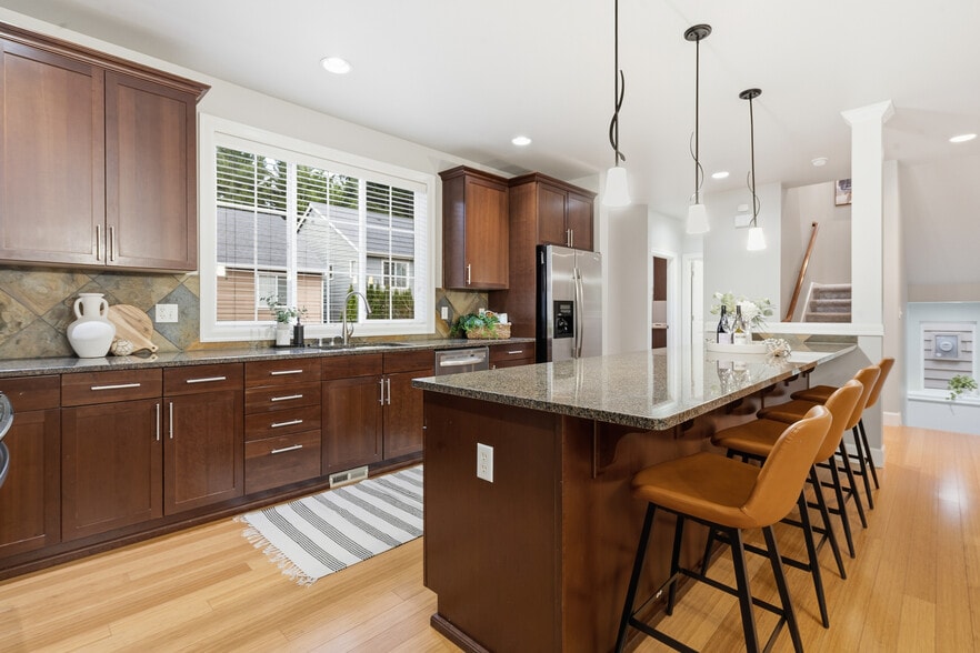 Building Photo - 12325 NE 86th Way