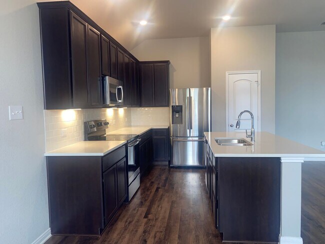 Building Photo - 3 BEDROOM, PLUS OFFICE, BELTON ISD