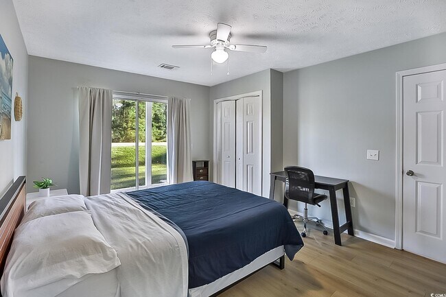 Building Photo - 510 White River Dr