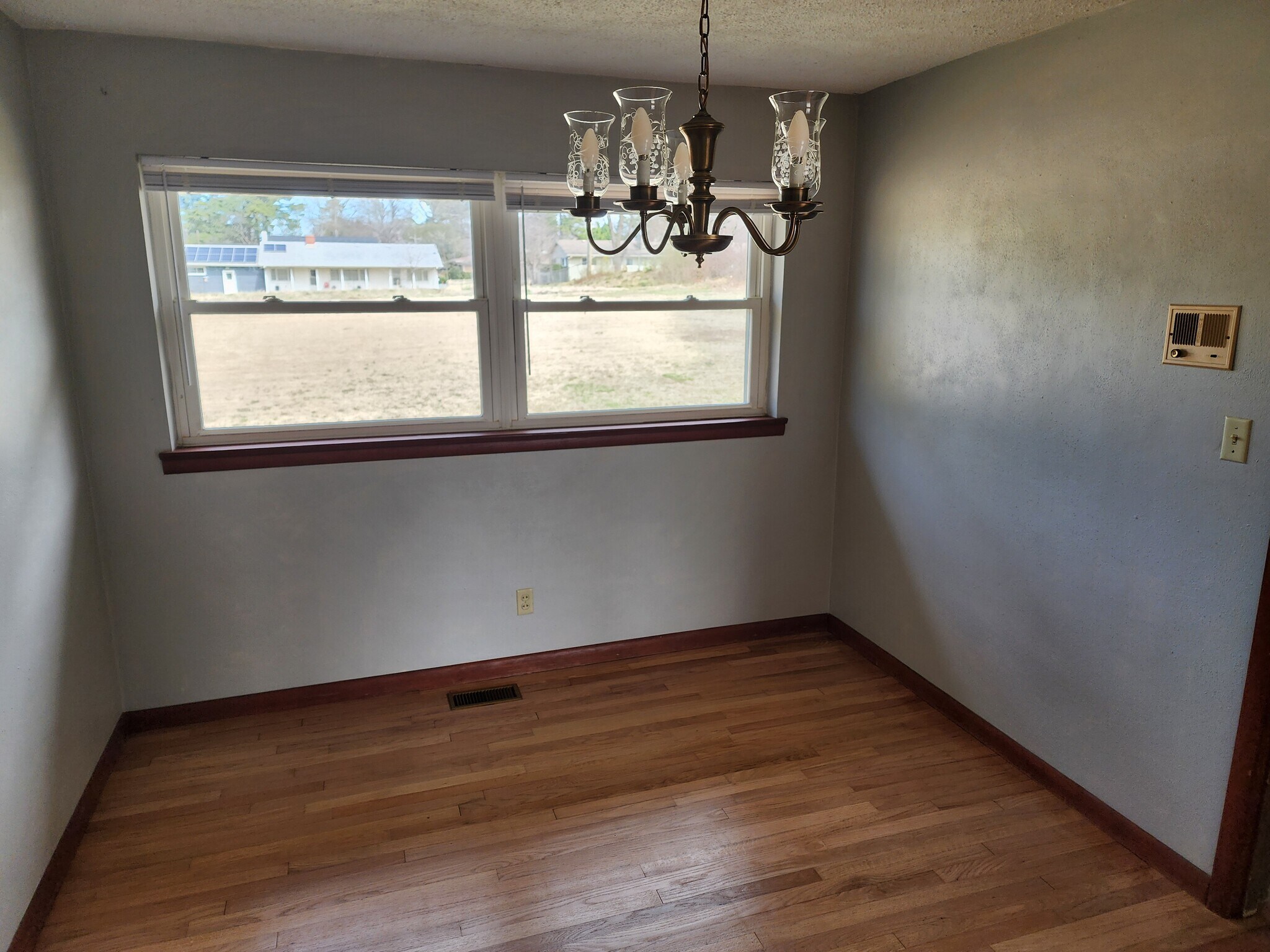 Building Photo - 6911 Hickory View Ln