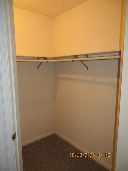 Building Photo - 2016 E 10th St