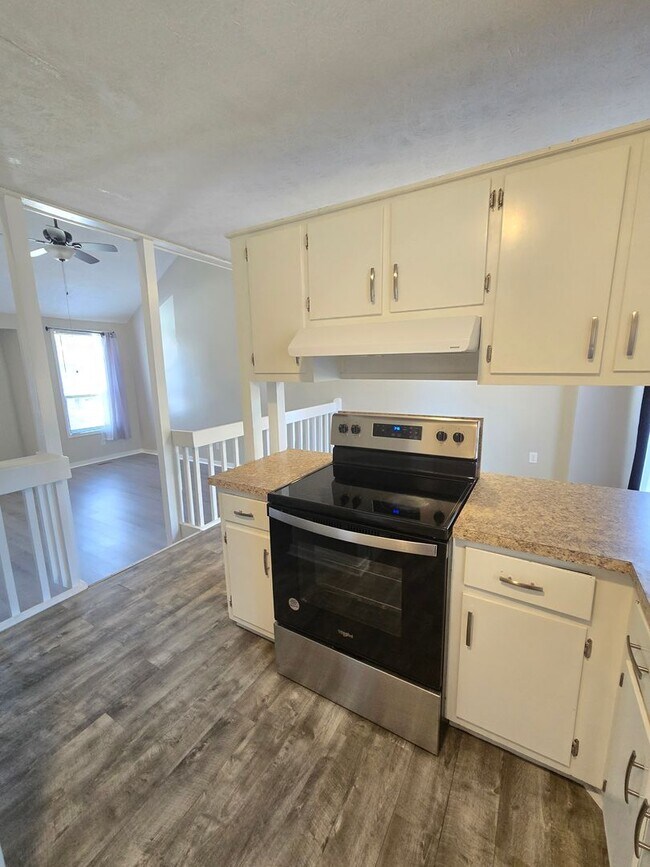 Building Photo - Townhome for rent