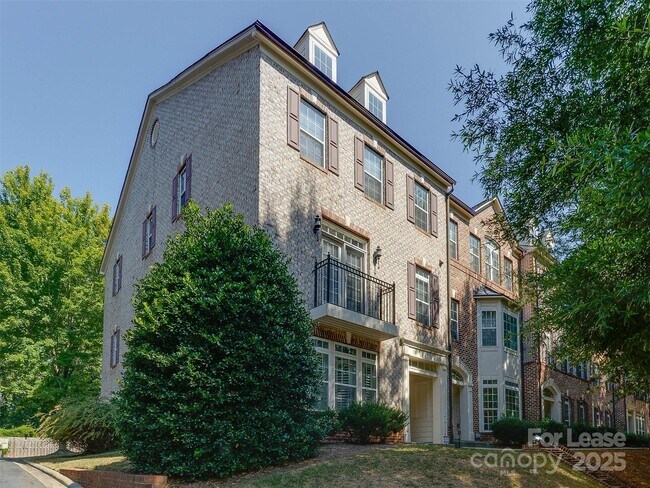 Building Photo - 1540 S Church St