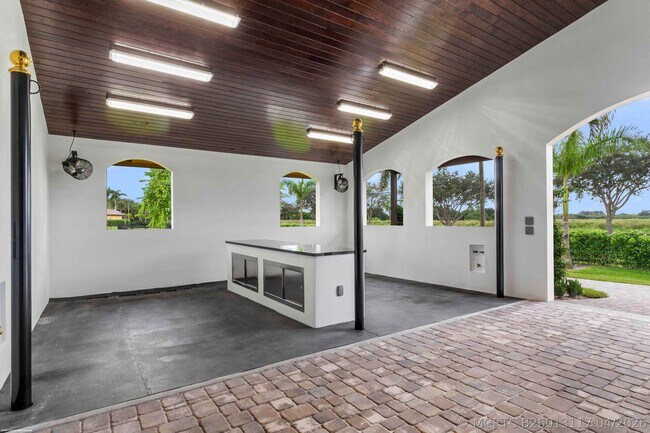 Building Photo - 4985 Stables Way