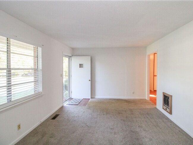 Building Photo - FREE MONTH RENT! Ardmore School District!