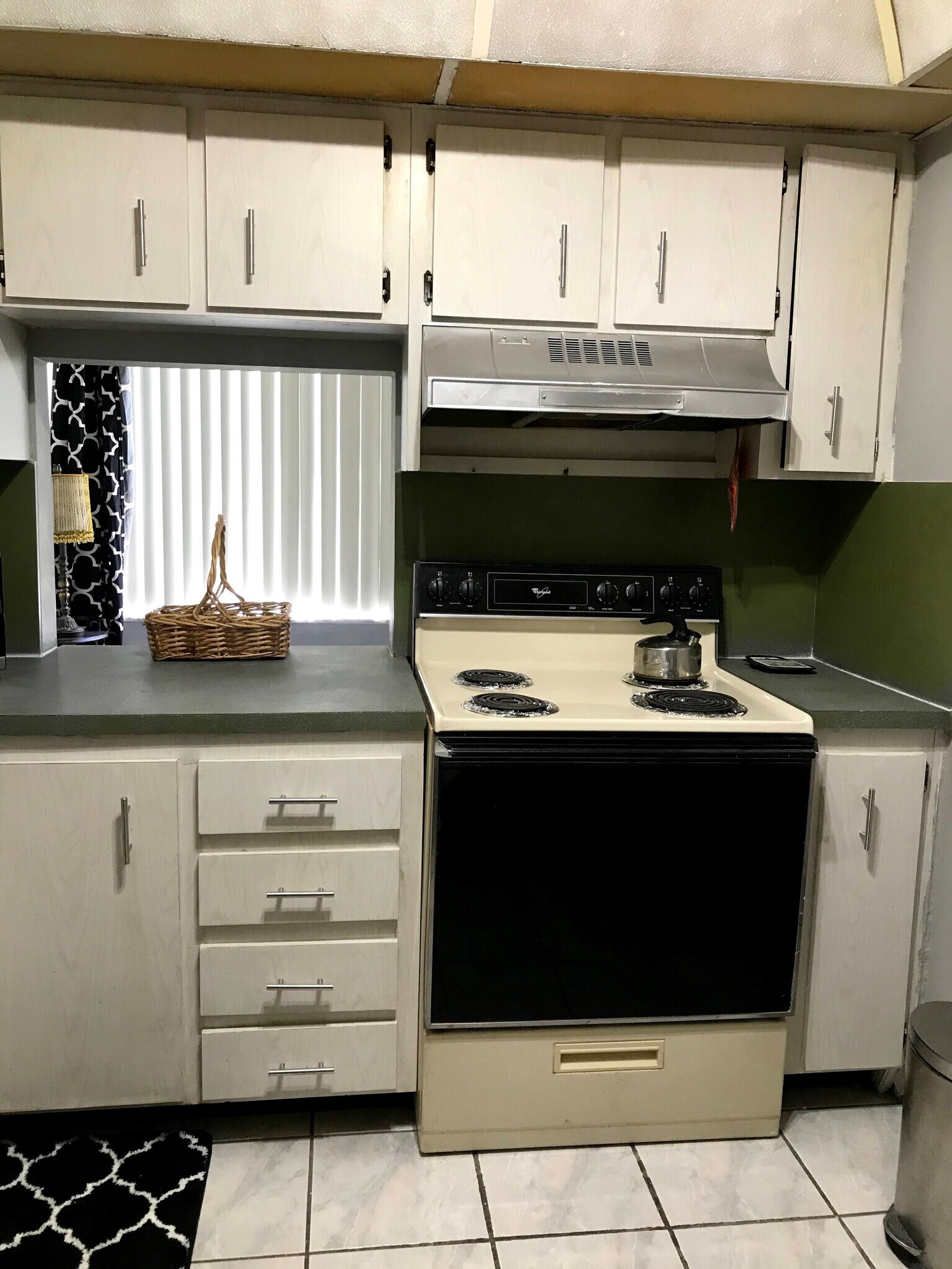 Building Photo - 250 180th Dr