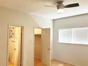 Building Photo - 806 W 24th St