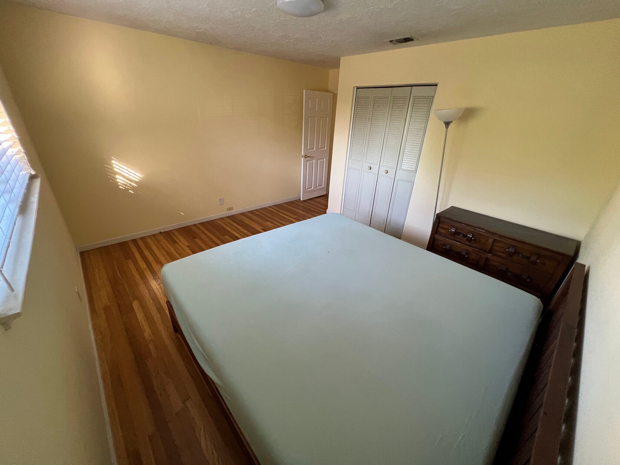 Big Bedroom 14x14 - 1642 Tahoe Dr