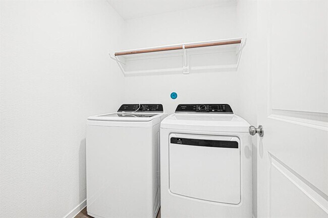 Building Photo - 25664 Rose Creek Dr