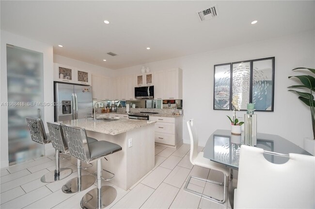 Building Photo - 15785 NW 91st Ct