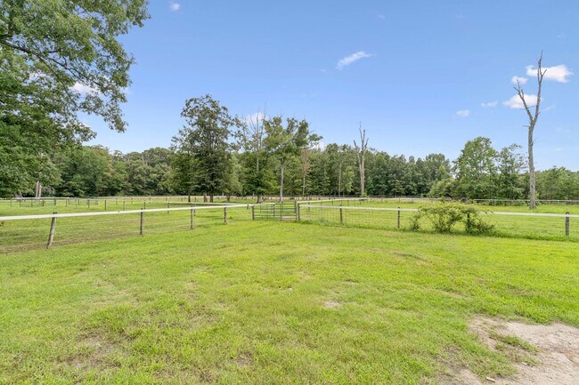 Building Photo - 15104 Gardner Rd