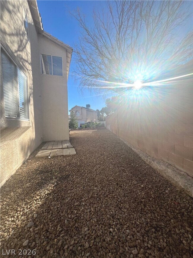 Building Photo - 3701 Cactus Wheel Ct