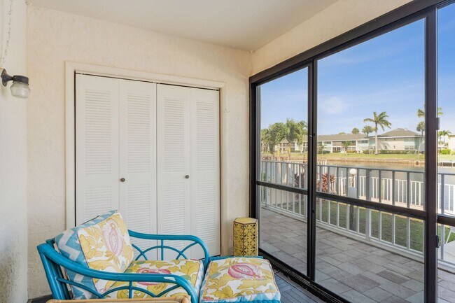 Building Photo - 2 Bed 2 Bath waterfront Condo