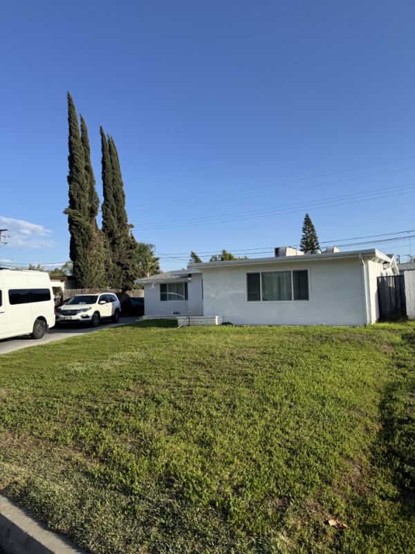 Building Photo - 218 W Gragmont St