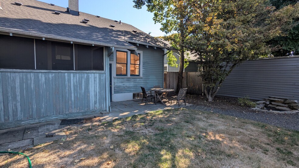 Building Photo - 7335 SE 21st Ave
