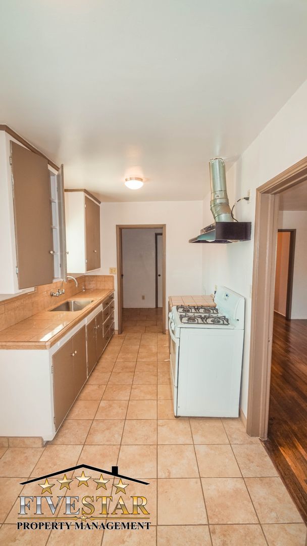 Building Photo - 209 Blomquist Dr